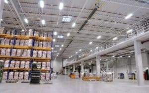 Radiant tube heating system for warehouse